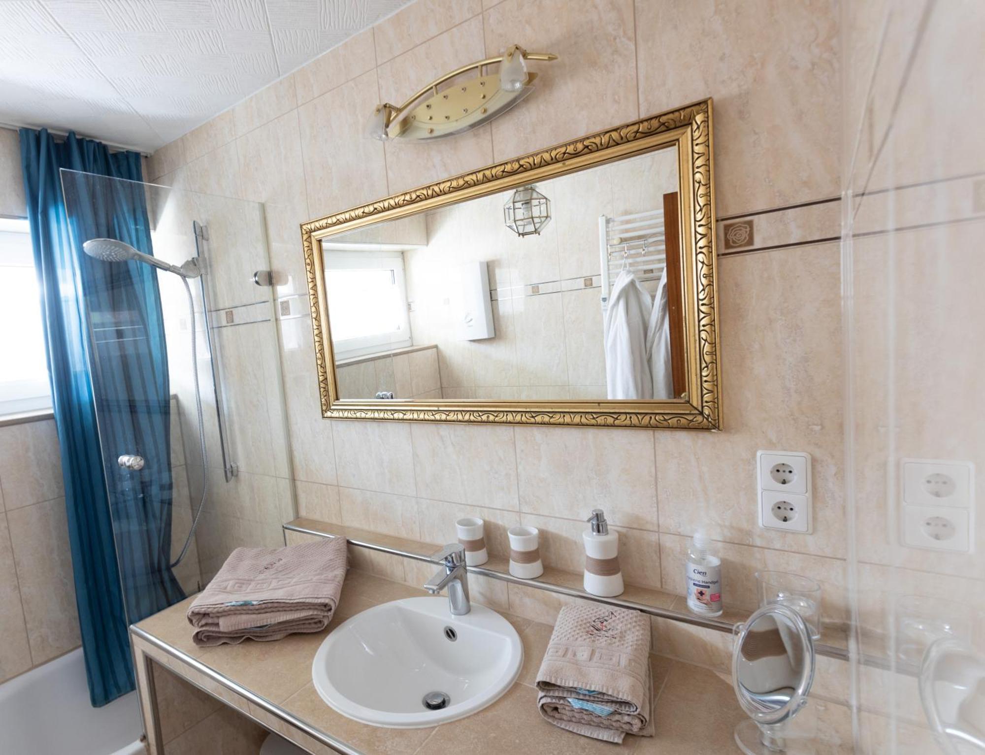 Storchennest - Schoenes, Ruhiges Apartment Mit Sonnenterrasse Tettnang Esterno foto